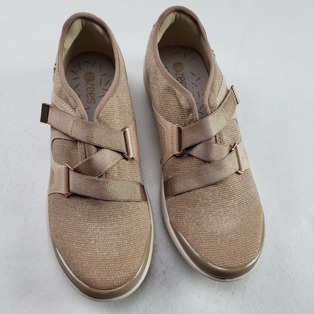 Bzees Offbeat Slip On Sneaker Womens 8.5 Beige Knit Mesh Comfort Casual Shoe